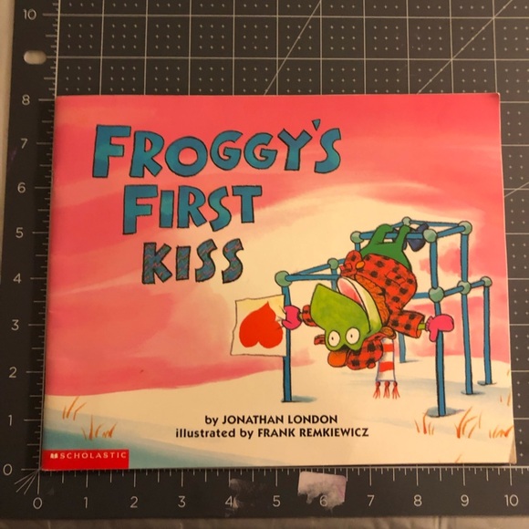 Lot of 3 Valentine’s Day children’s reading books ❤️ - Picture 6 of 8